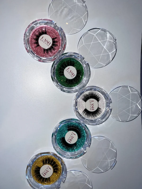 Lash & Beauty Bar strip lashes